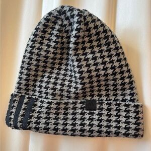 IVY PARK Black and Gray Houndstooth Beanie